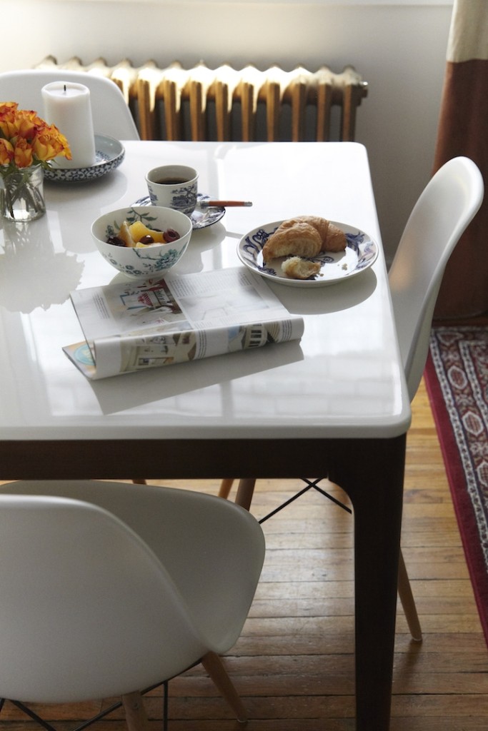 breakfast scene dinning table