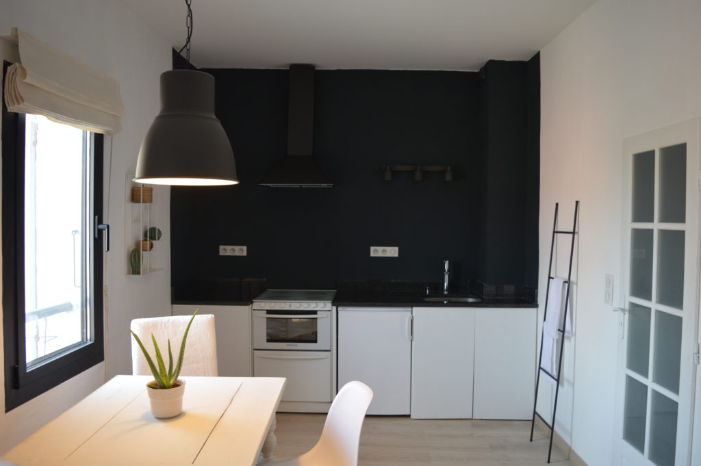 Monochrome Kitchen farrow and ball railings