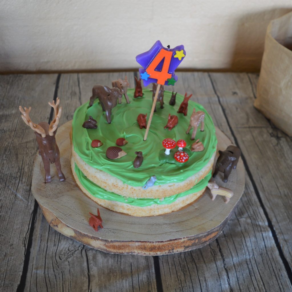 Woodland Birthday party cake food