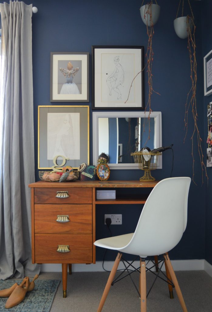 Farrow & Ball Stiffkey Blue bedroom