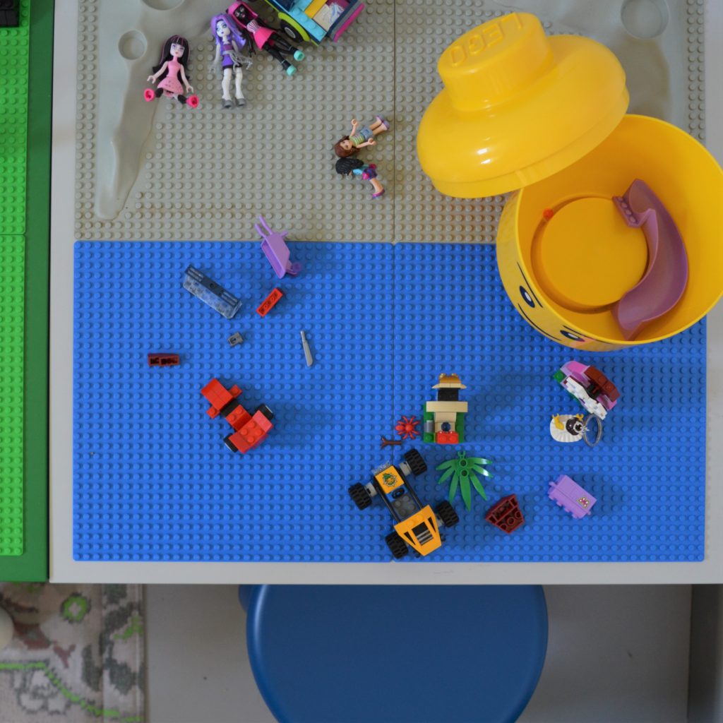 Lego® table -  France