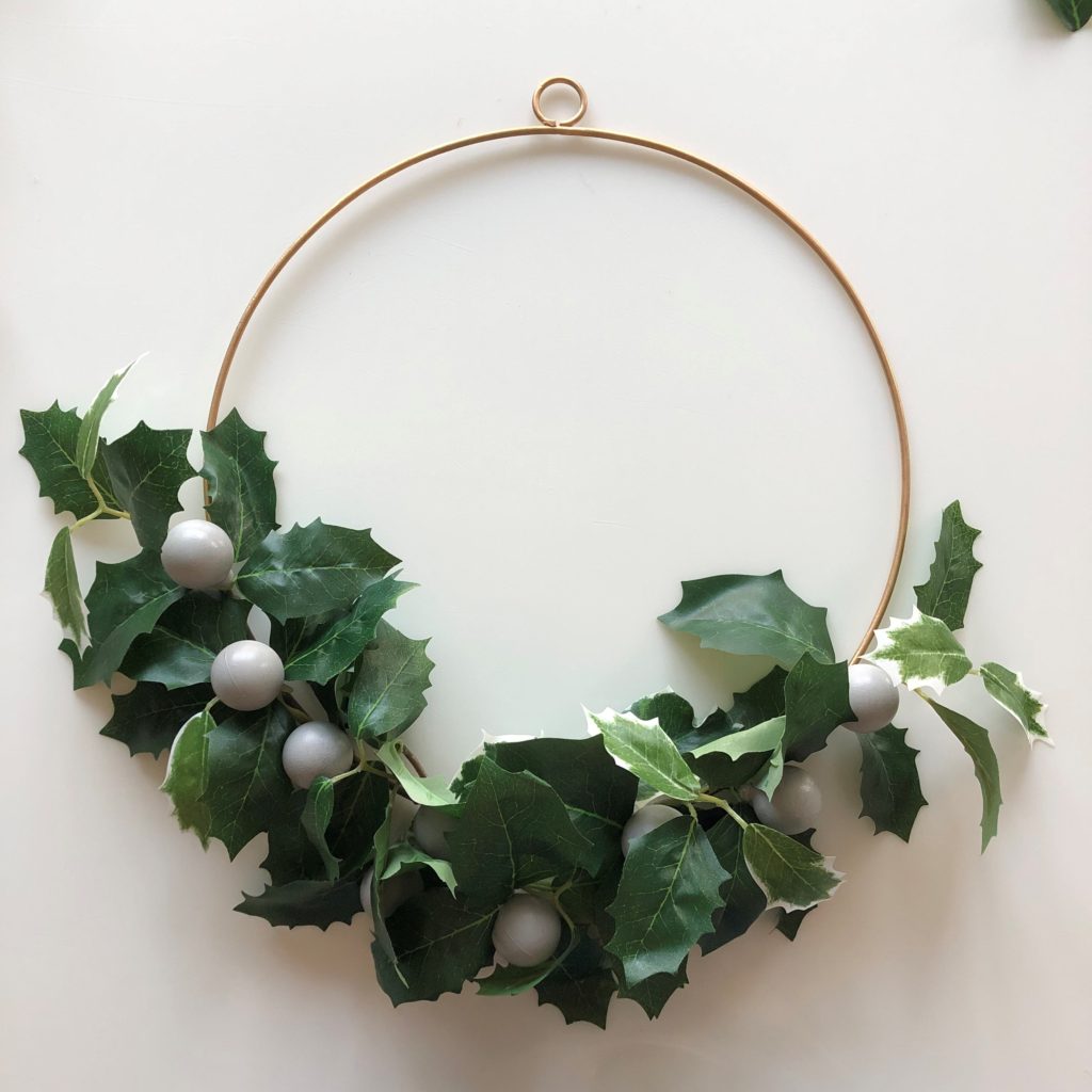 Annie Sloan painted bauble wreath how to Home Made Productions