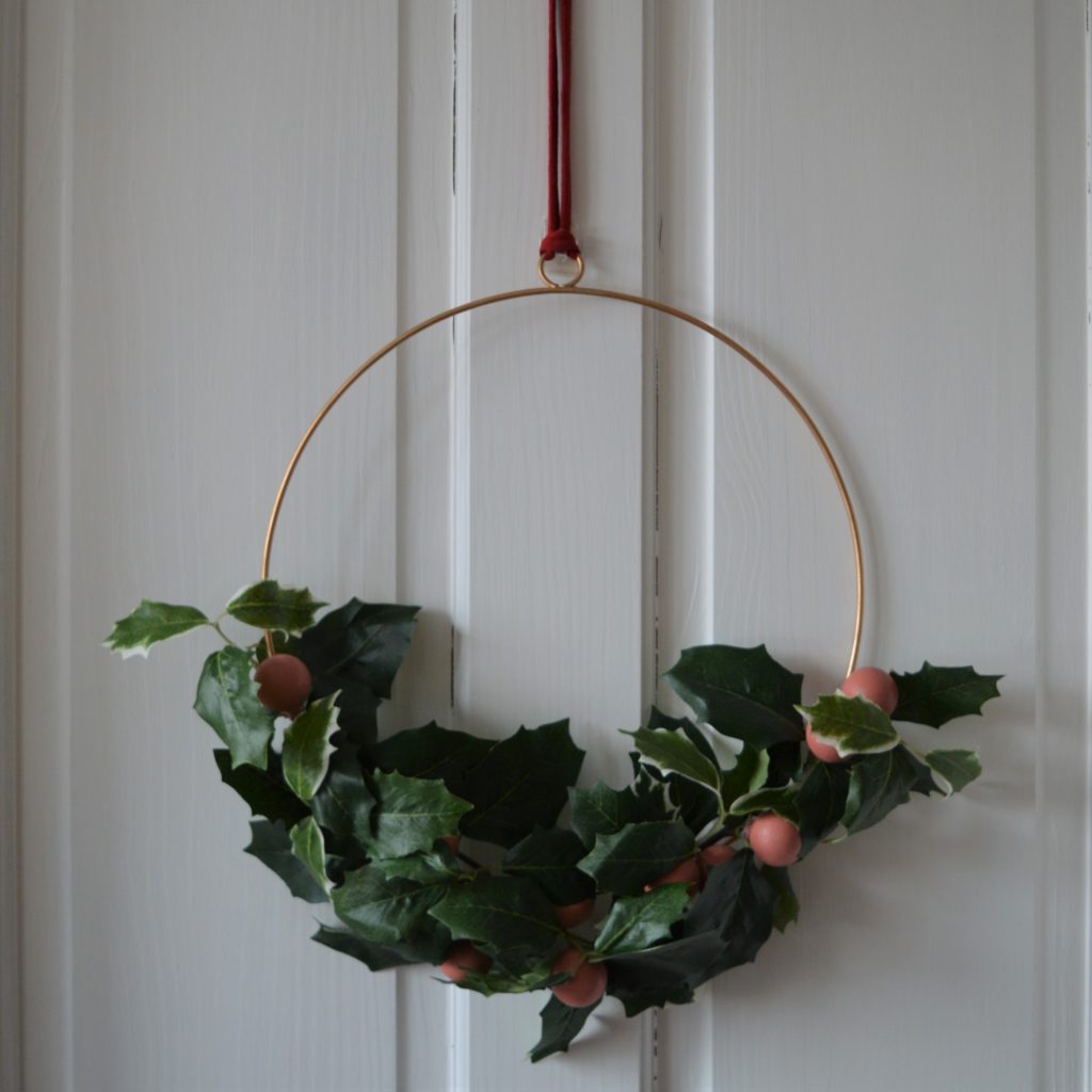 Annie Sloan painted bauble wreath how to Home Made Productions