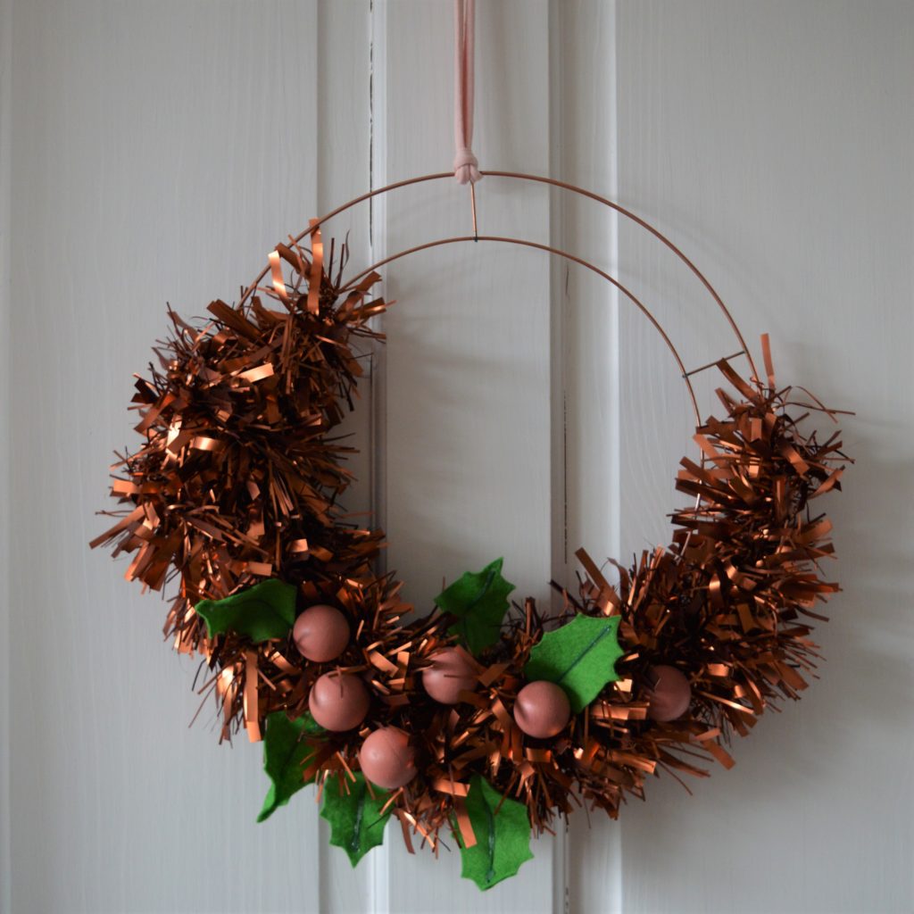 Annie Sloan painted bauble wreath how to Home Made Productions