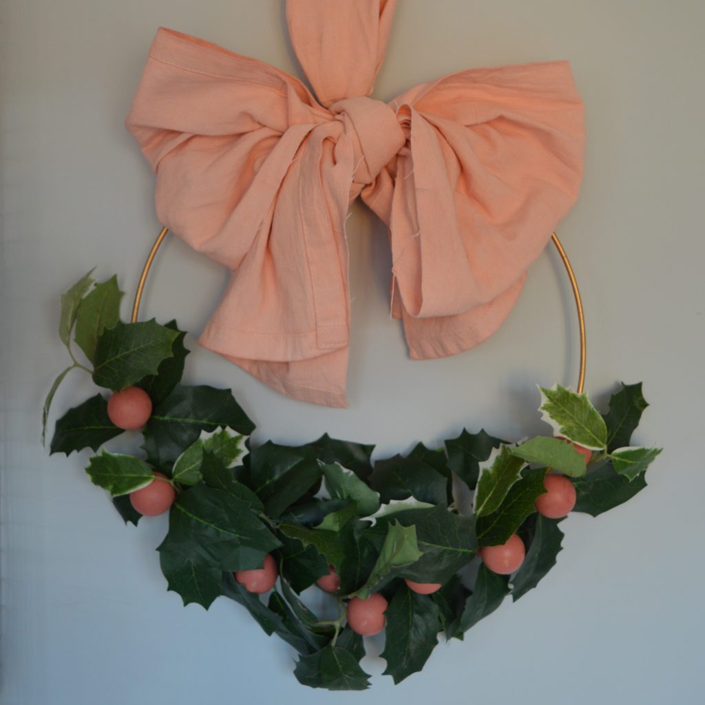 Annie Sloan painted bauble wreath how to Home Made Productions
