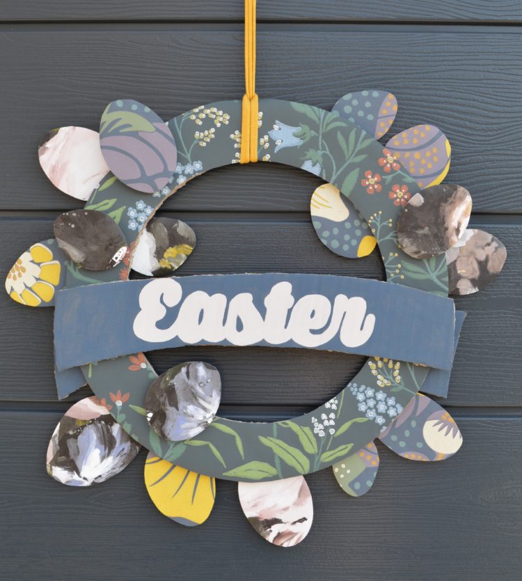 How to: cardboard Easter wreath with wallpaper off cuts
