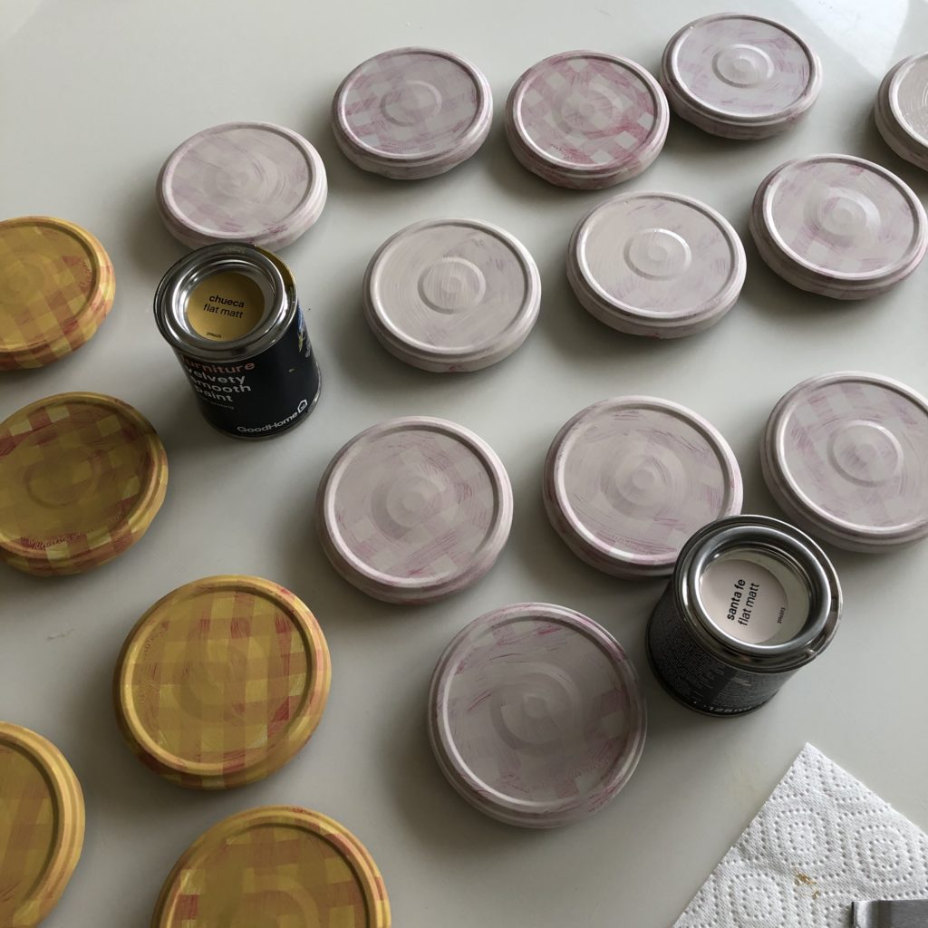 How to upcycle jam jar lids